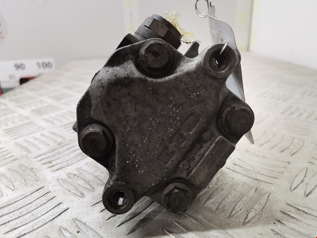 Насос гидроусилителя руля (ГУР) VOLKSWAGEN Golf IV 1997-2003