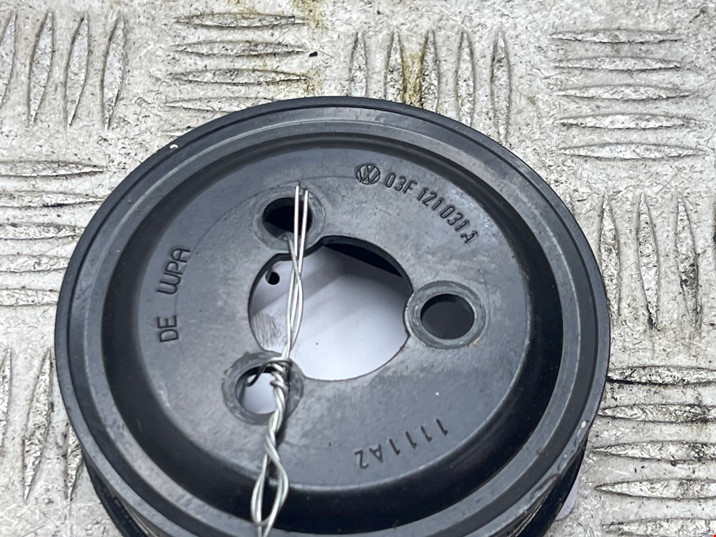 Шкив водяного насоса (помпы) VOLKSWAGEN Golf VI 2009-2012