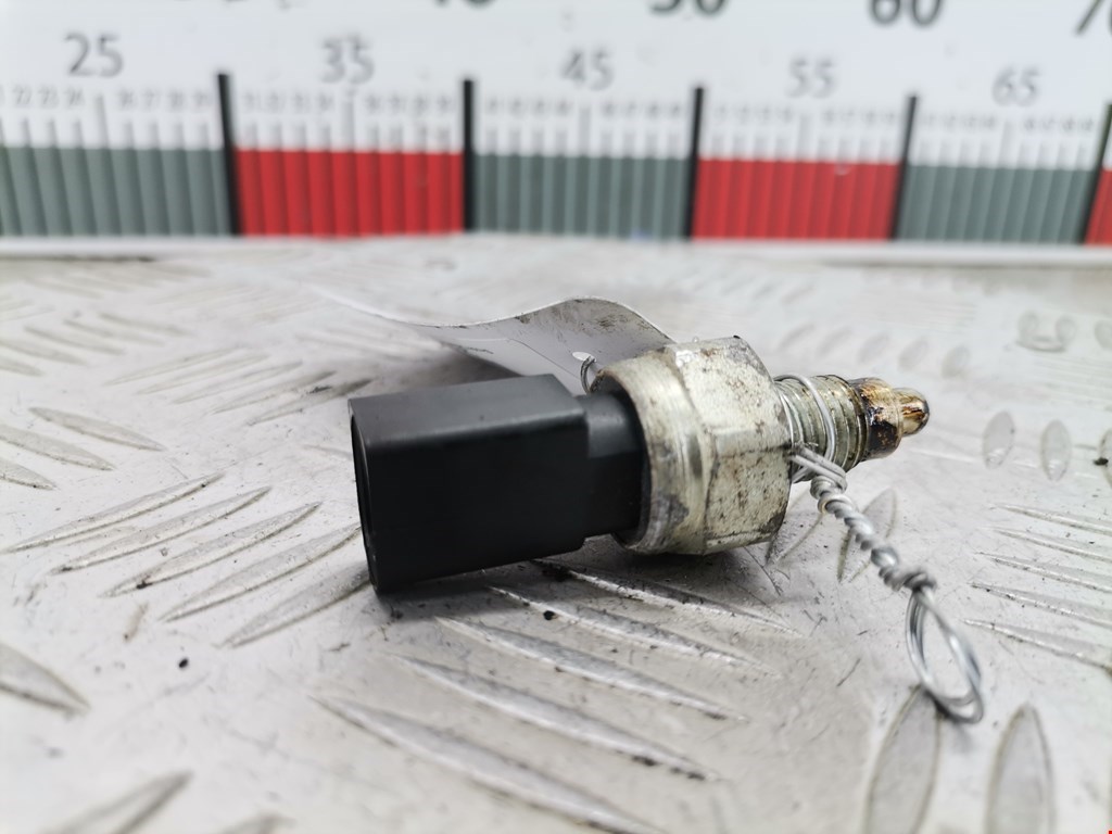 Датчик включения заднего хода SKODA Octavia A4 1U- 1997-2010