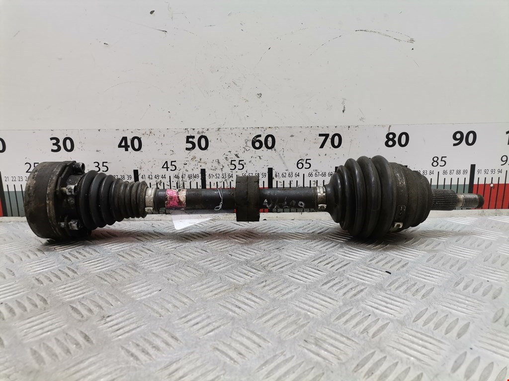 Полуось передняя левая (приводной вал шрус) Volkswagen Beetle 2 (1998-2010)