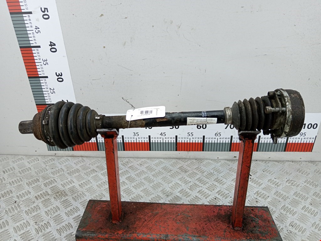 Полуось передняя левая (приводной вал шрус) Volkswagen Caddy 3 (2004-2015)