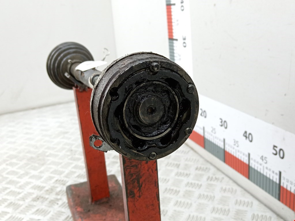 Полуось (привод, приводной вал) передняя левая VOLKSWAGEN Caddy III 2004-2015