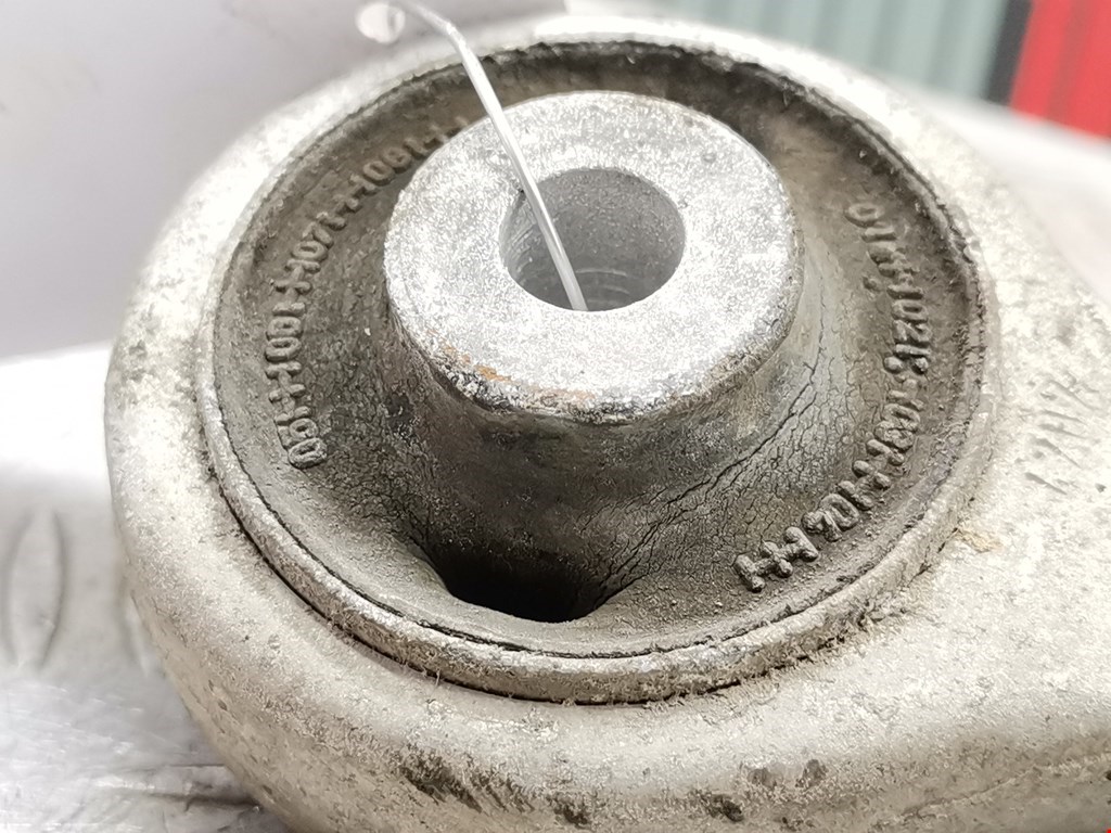 Рычаг передний правый VOLKSWAGEN Passat B5 1997-2005