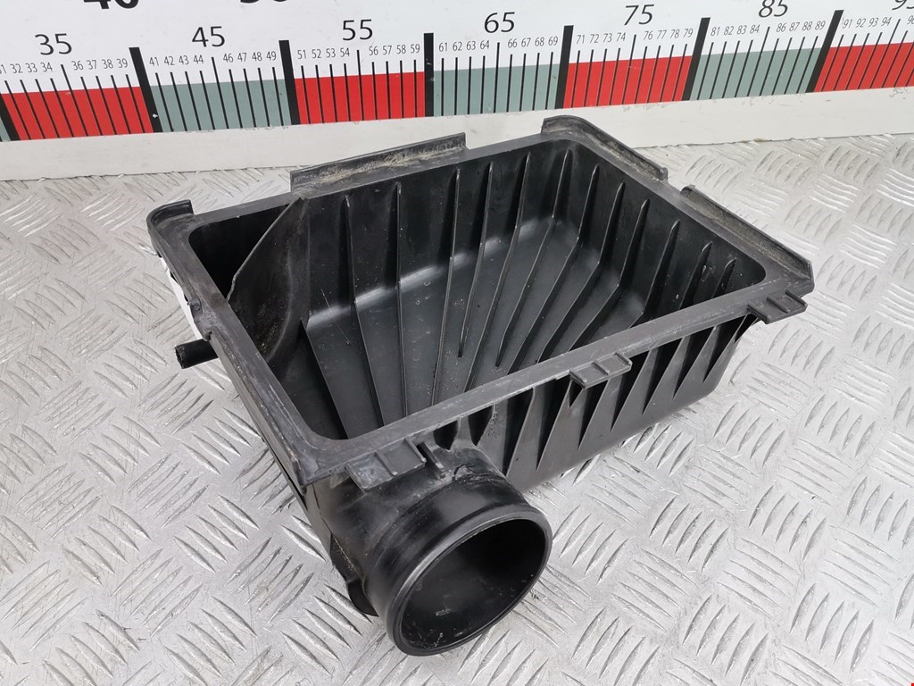 Корпус воздушного фильтра DODGE Magnum 2003-2008