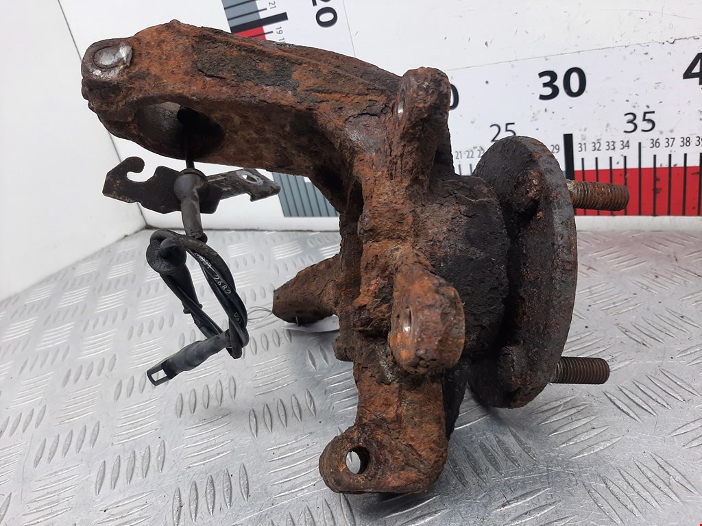 Ступица передняя левая FORD Fiesta 2001-2008