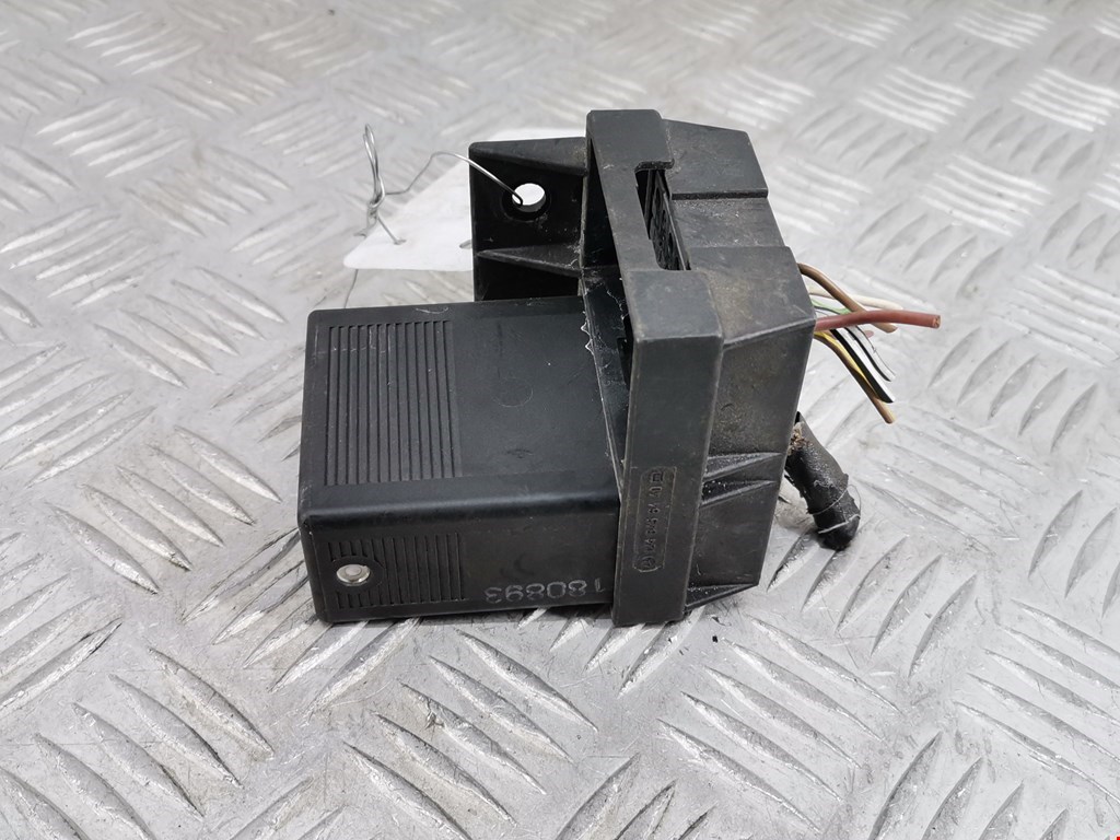 Блок реле MERCEDES-BENZ C-Class C-klasse W202 1993-2000