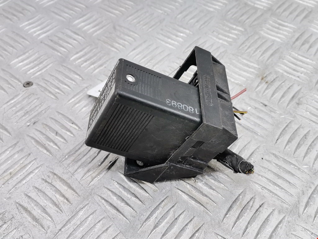 Блок реле MERCEDES-BENZ C-Class C-klasse W202 1993-2000