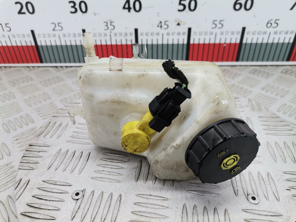 Бачок главного тормозного цилиндра OPEL Astra J 2009-2017