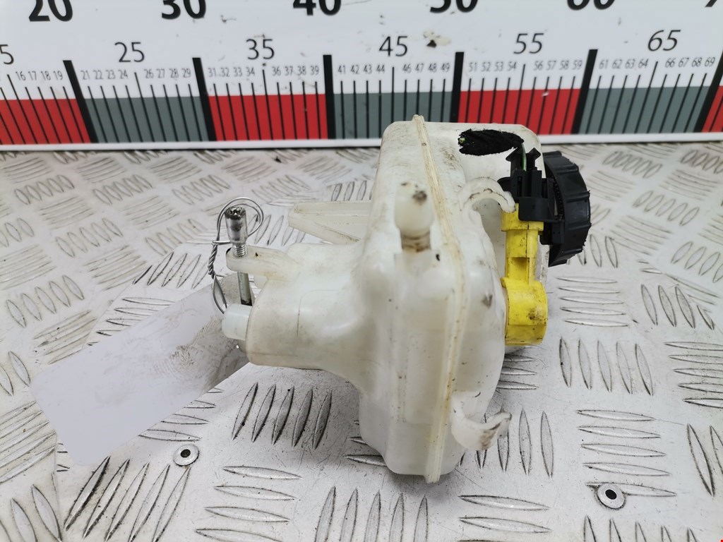 Бачок главного тормозного цилиндра OPEL Astra J 2009-2017