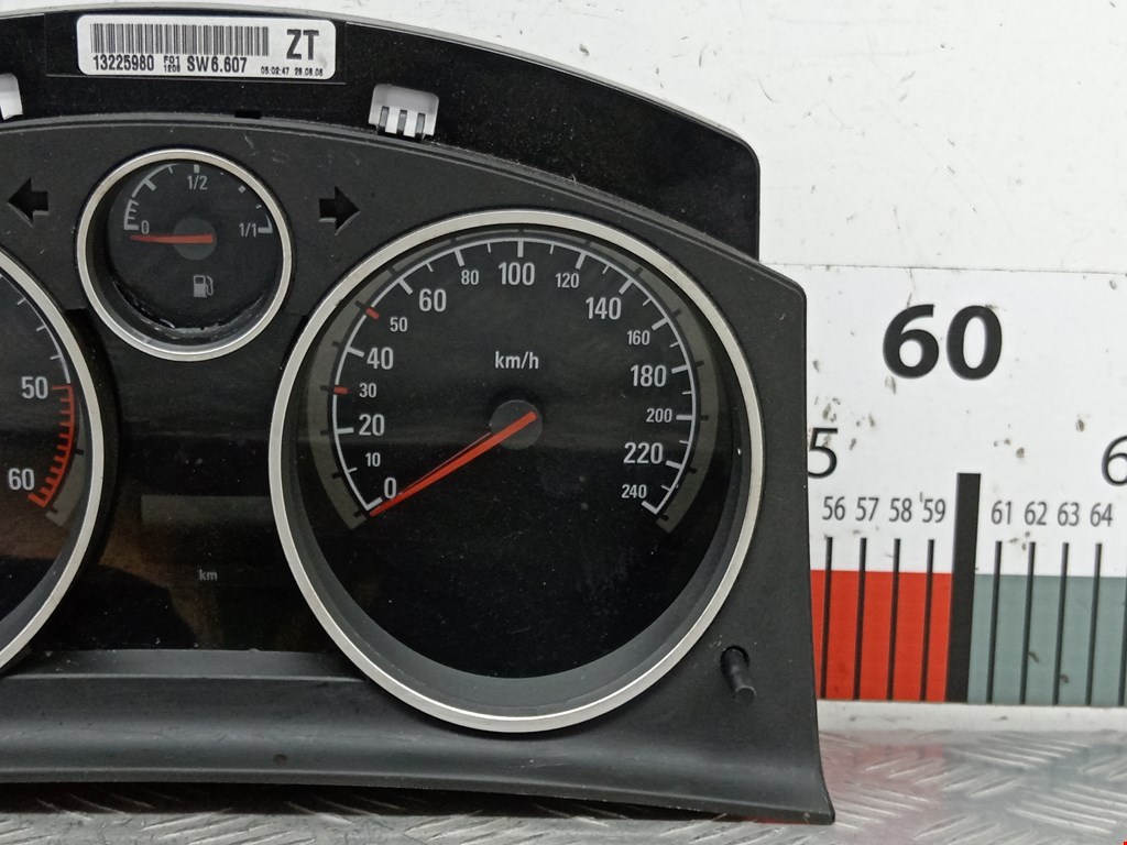 Панель приборов (щиток) OPEL Astra H/Family 2004-2015