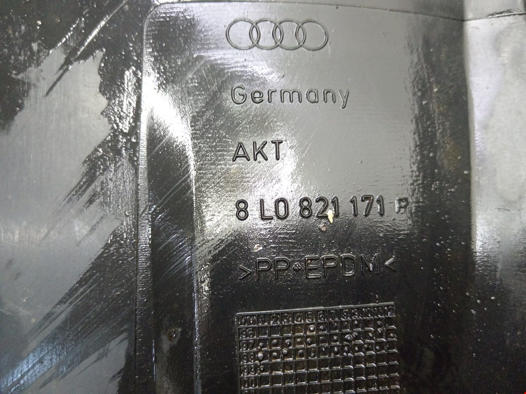 Локер (подкрылок) передний левый AUDI A3 8L 1996-2003