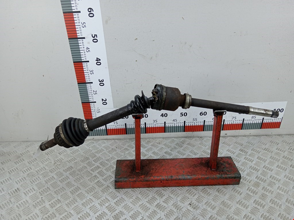 Полуось (привод, приводной вал) передняя правая CITROEN Berlingo 1996-2012