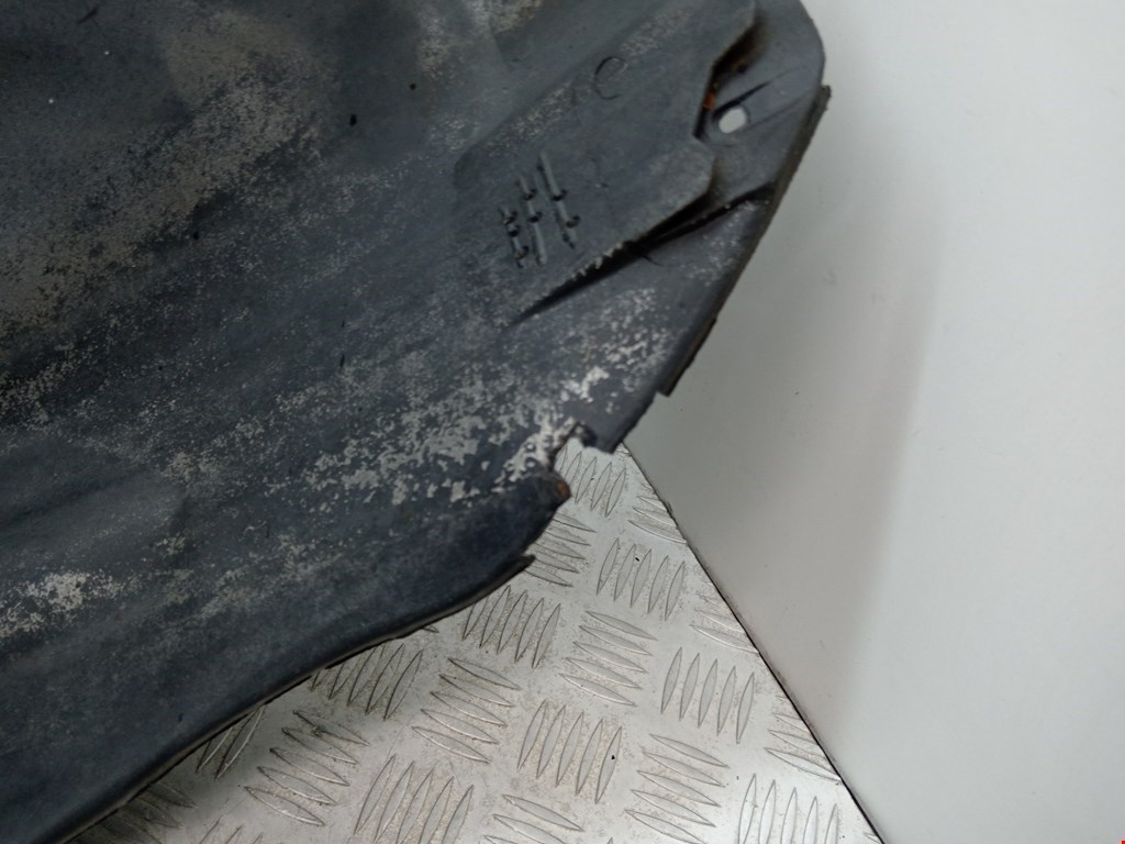 Локер (подкрылок) задний правый FORD Mondeo II 1996-2000