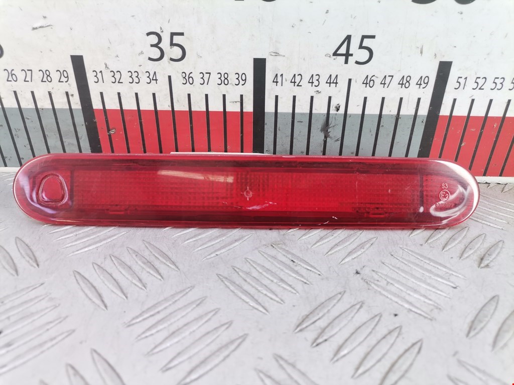 Фонарь дополнительный тормозной (стоп-сигнал) Mercedes Citan (W415) (2012-2021)