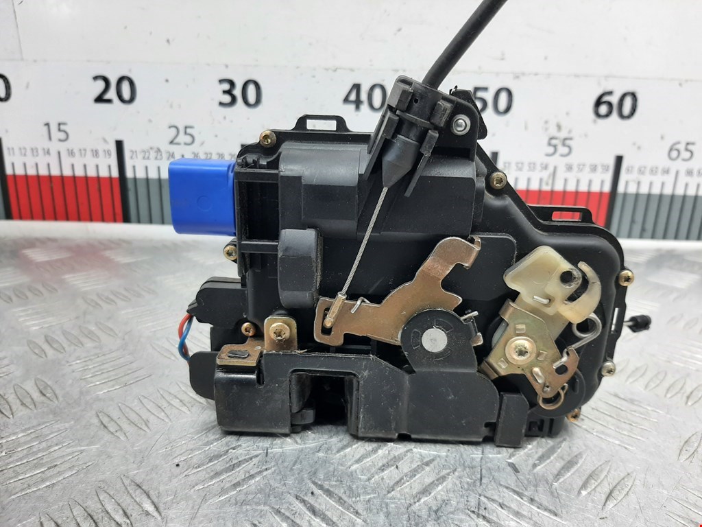 Замок двери передней правой SKODA Fabia MK1 1999-2006