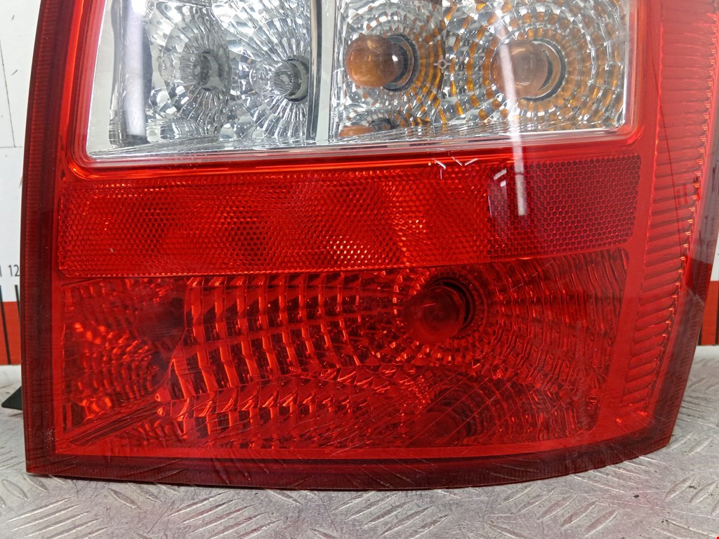 Фонарь задний правый KIA Cerato I 2004-2009