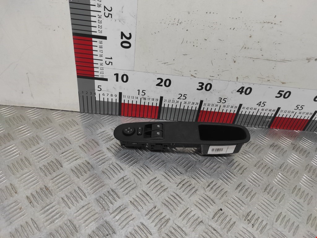 Блок управления стеклоподъемниками FIAT Grande Punto 2005-2009