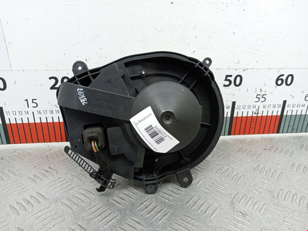 Моторчик (мотор) отопителя салона VOLKSWAGEN Passat B5 1997-2005