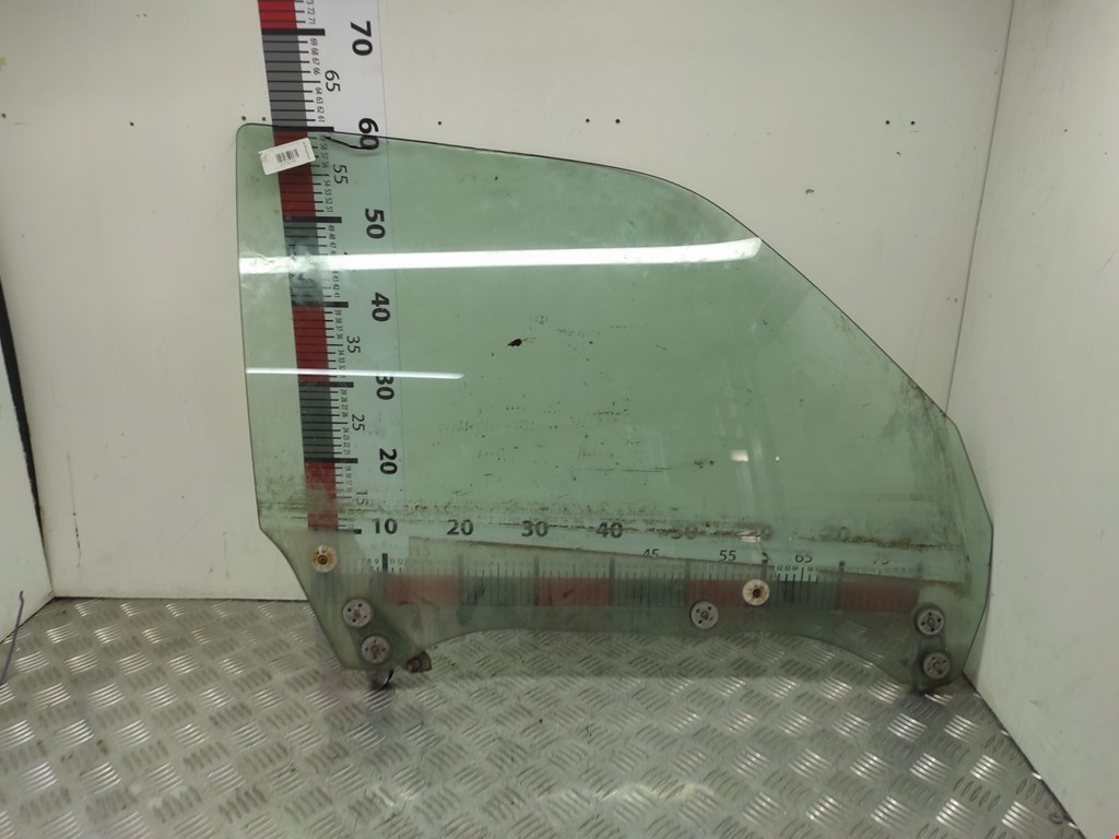 Стекло двери переднее правое SUBARU Forester I 1997-2002