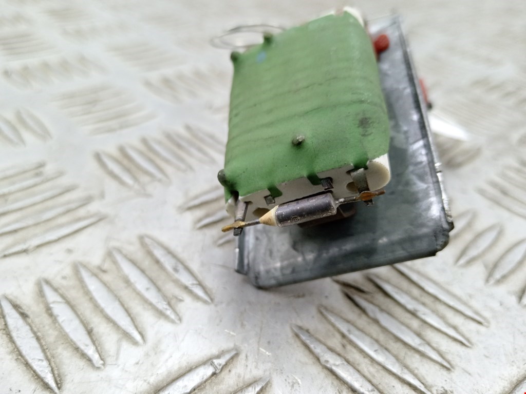 Резистор отопителя (сопротивление печки) VOLKSWAGEN Passat B5 1997-2005