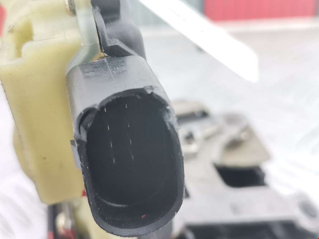 Замок двери передней левой VOLKSWAGEN Passat B5 1997-2005