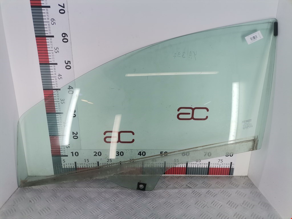 Стекло двери передней левой Fiat Punto 3 Grande Punto (199/310) (2005-2018)