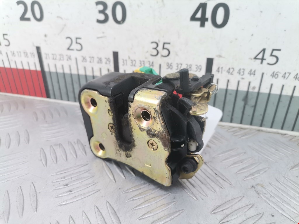 Замок двери задней левой CHRYSLER PT Cruser 2000-2010