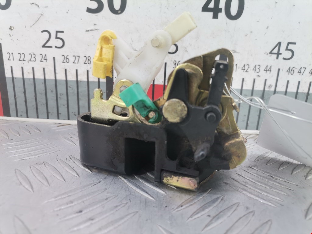 Замок двери задней левой CHRYSLER PT Cruser 2000-2010