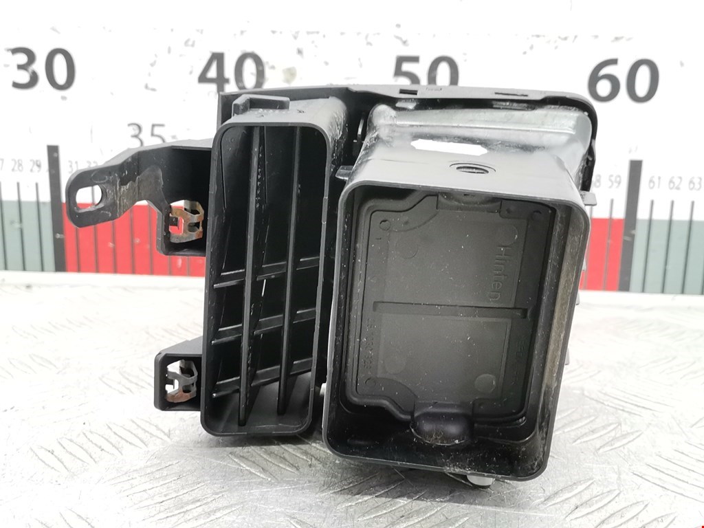 Дефлектор воздушный VOLKSWAGEN Touran 2003-2010