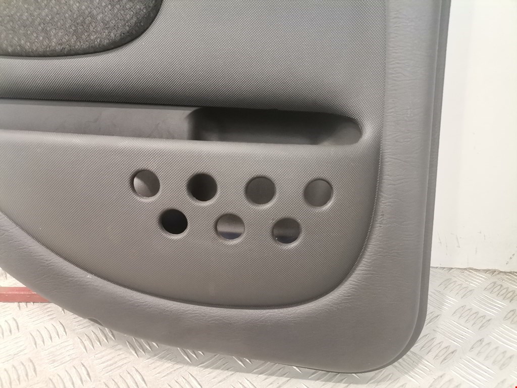 Обшивка двери задняя левая CHRYSLER PT Cruser 2000-2010