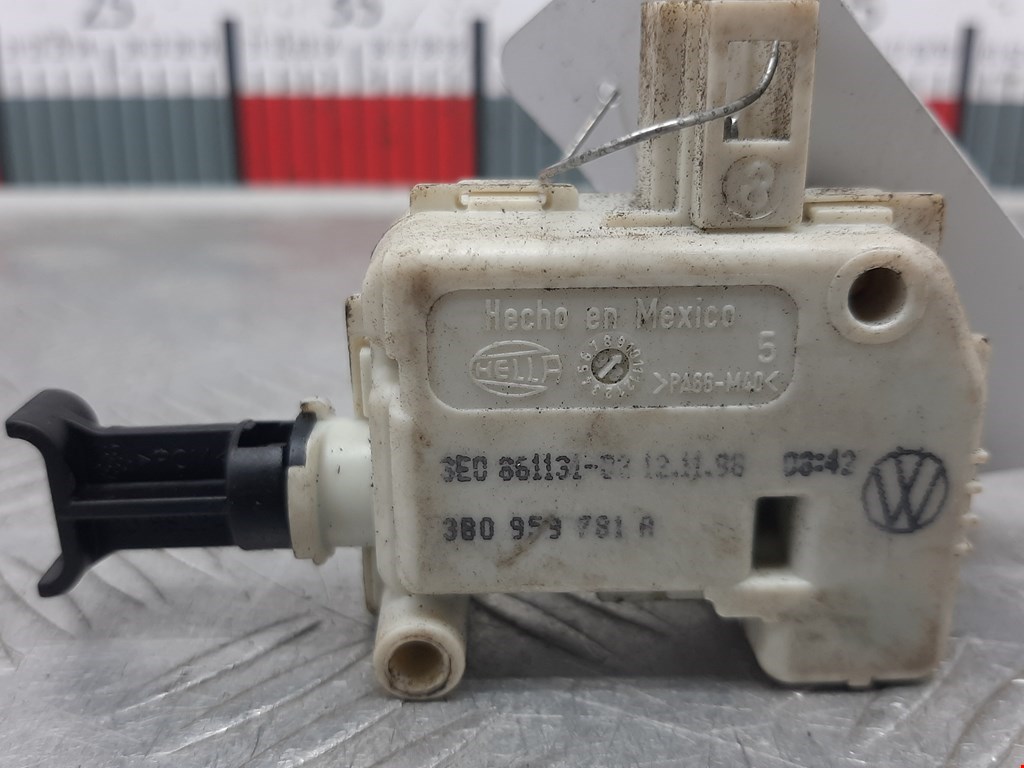 Активатор замка багажника VOLKSWAGEN Beetle A4 1997-2010