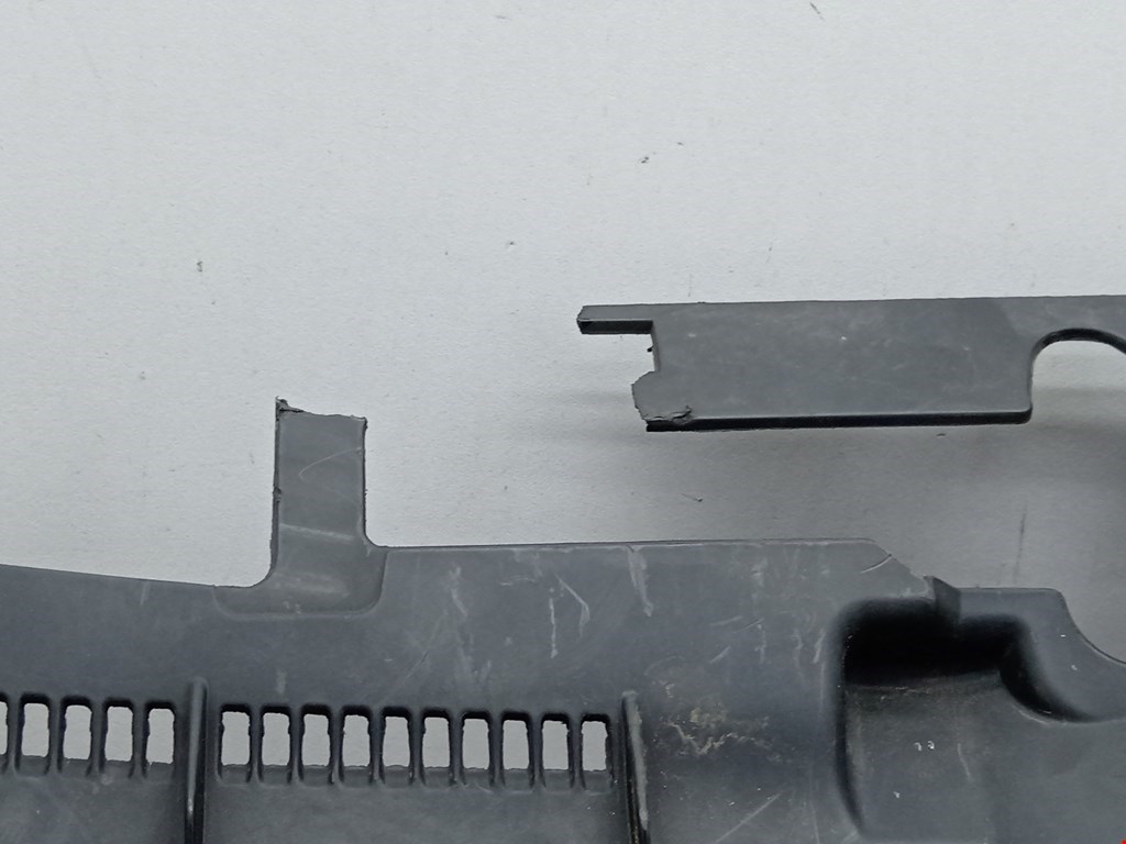 Решетка радиатора VOLKSWAGEN Touran 2003-2010