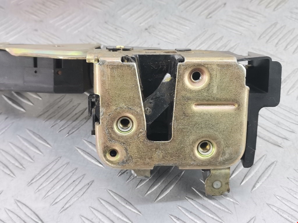 Замок двери передней правой MITSUBISHI Space Star 1999-2006