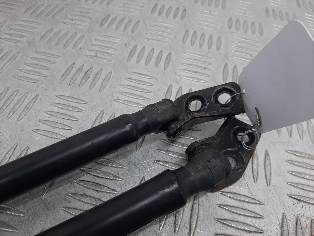 Амортизатор крышки (двери) багажника KIA Cerato I 2004-2009