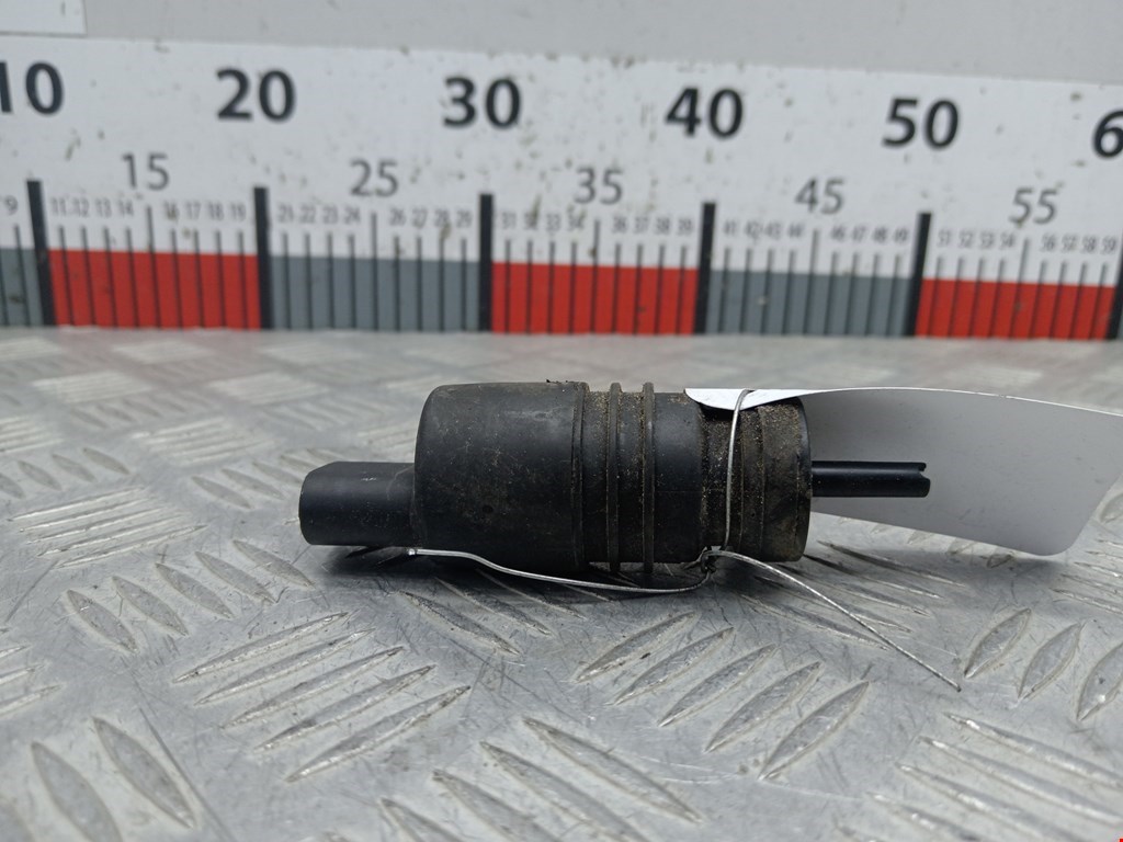 Насос (моторчик) омывателя Audi A6 C5 (1997-2005)