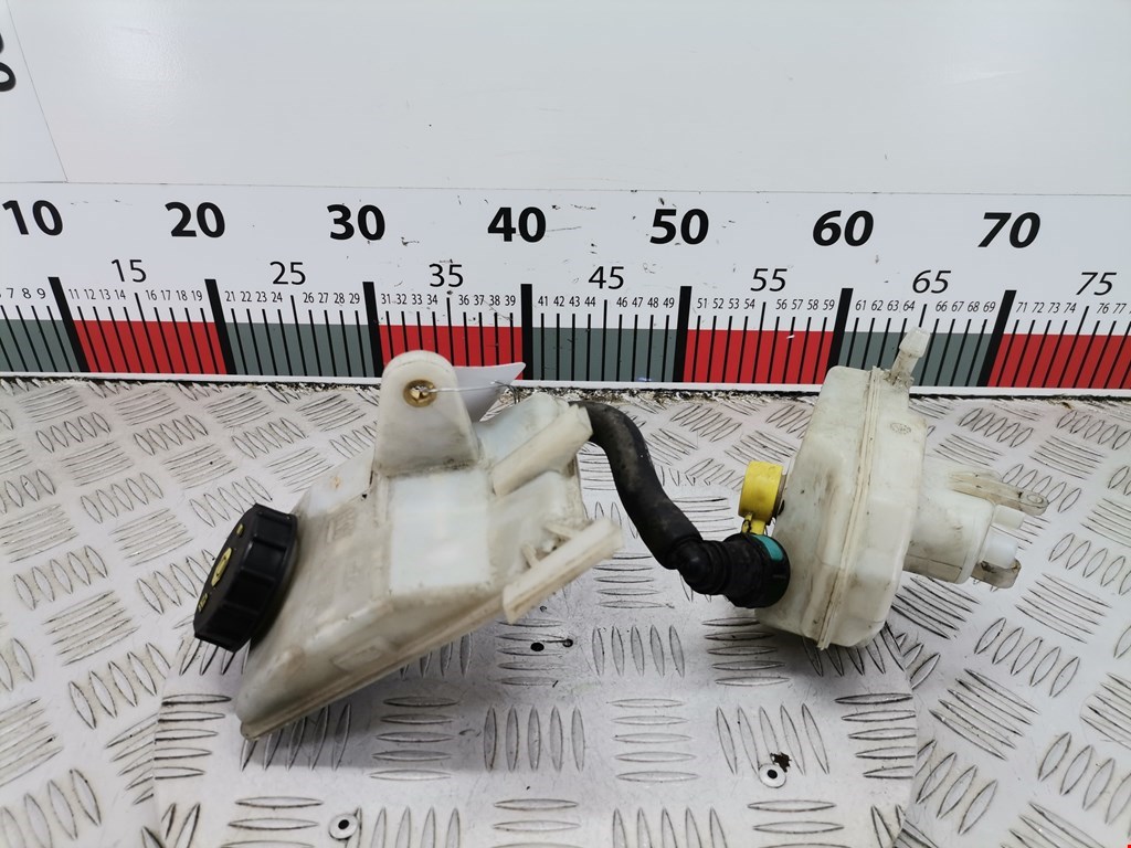 Бачок главного тормозного цилиндра OPEL Zafira C 2012-2019