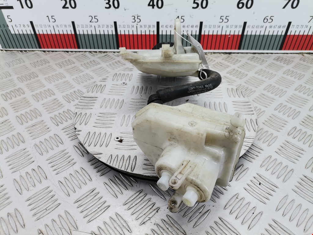 Бачок главного тормозного цилиндра OPEL Zafira C 2012-2019