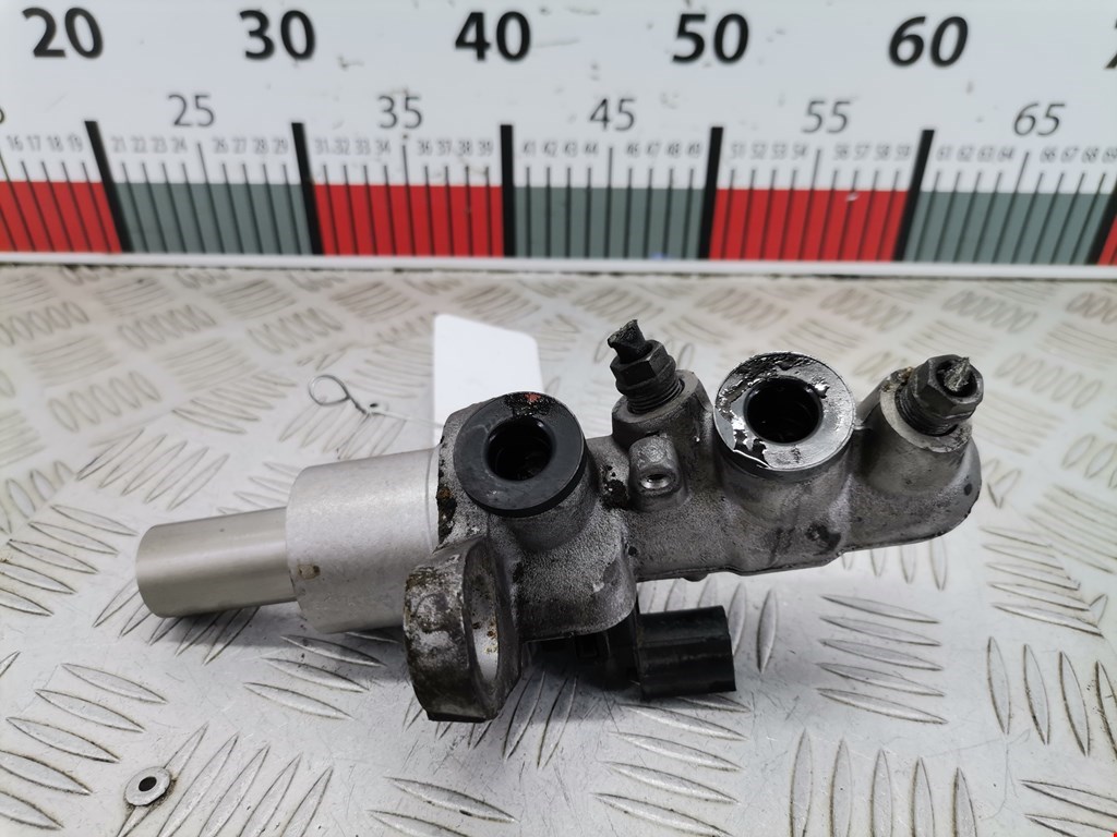 Цилиндр тормозной главный VOLKSWAGEN Passat B6 2005-2011