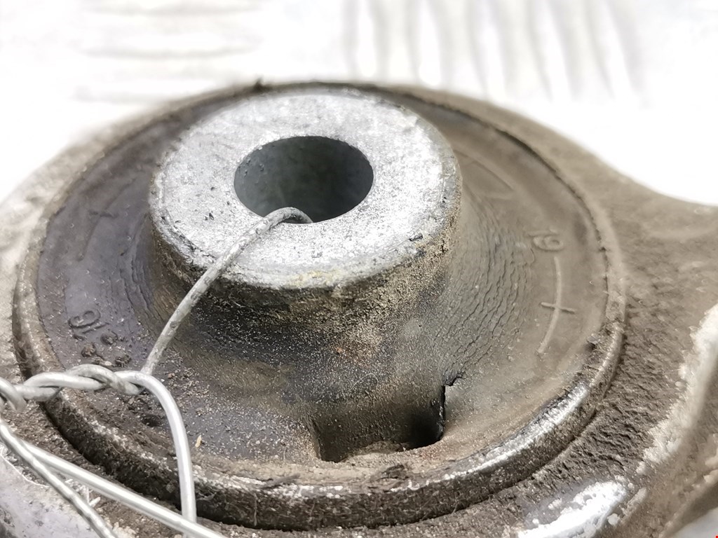 Рычаг передний правый VOLKSWAGEN Passat B5 1997-2005