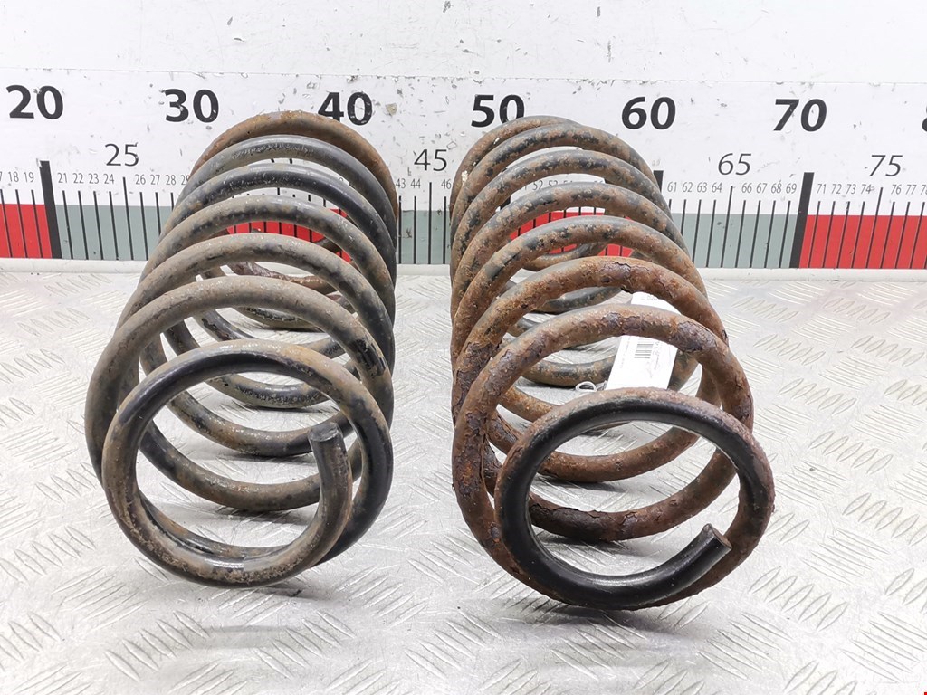 Пружина задняя левая/правая CHRYSLER PT Cruser 2000-2010