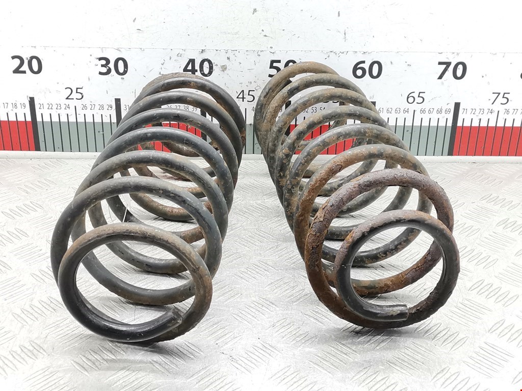 Пружина задняя левая/правая CHRYSLER PT Cruser 2000-2010