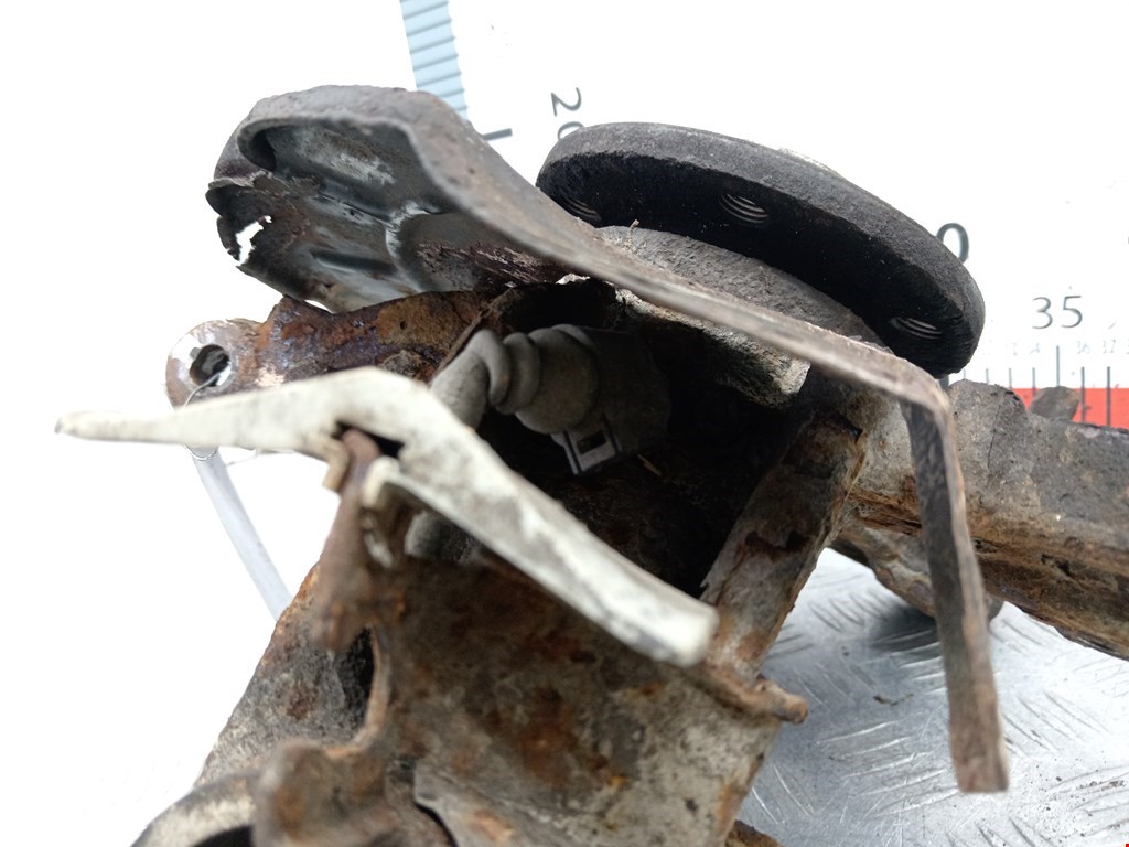 Ступица передняя левая VOLKSWAGEN Polo IV 2001-2009