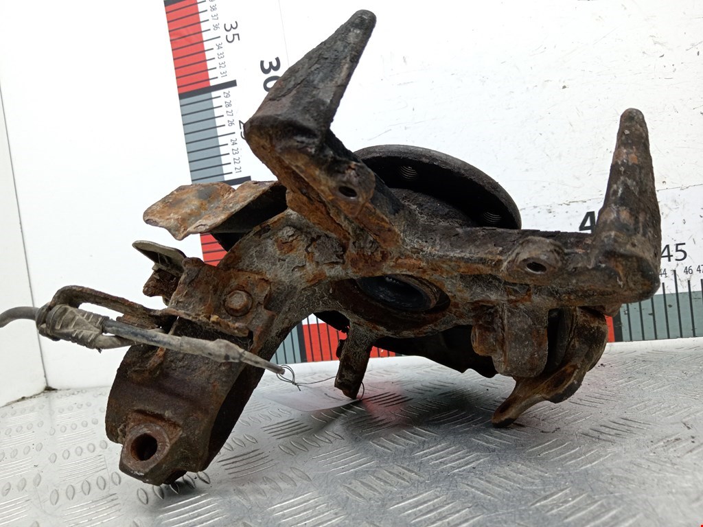 Ступица передняя левая VOLKSWAGEN Polo IV 2001-2009