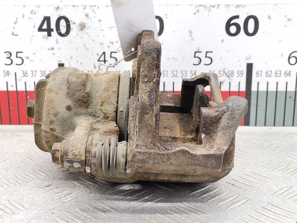 Суппорт передний правый MITSUBISHI Colt Z3 2003-2012