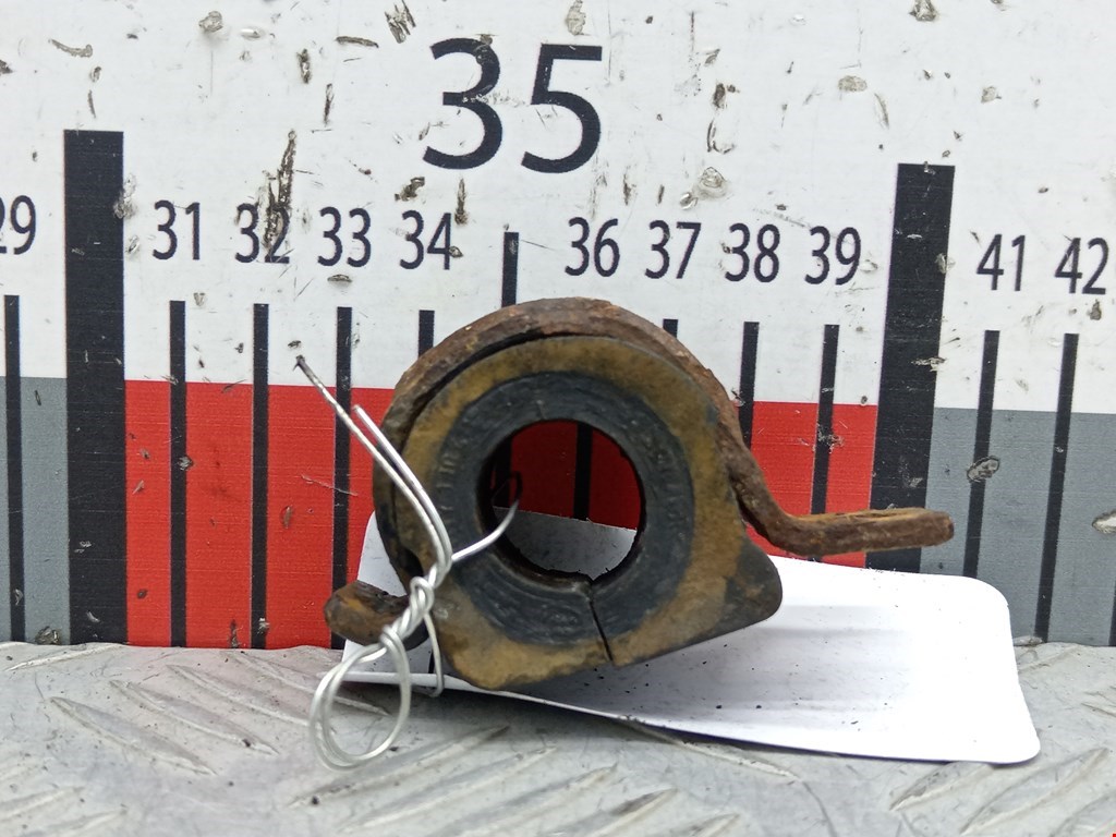 Кронштейн (крепление скоба) стабилизатора переднего Audi A3 8L (1996-2003)