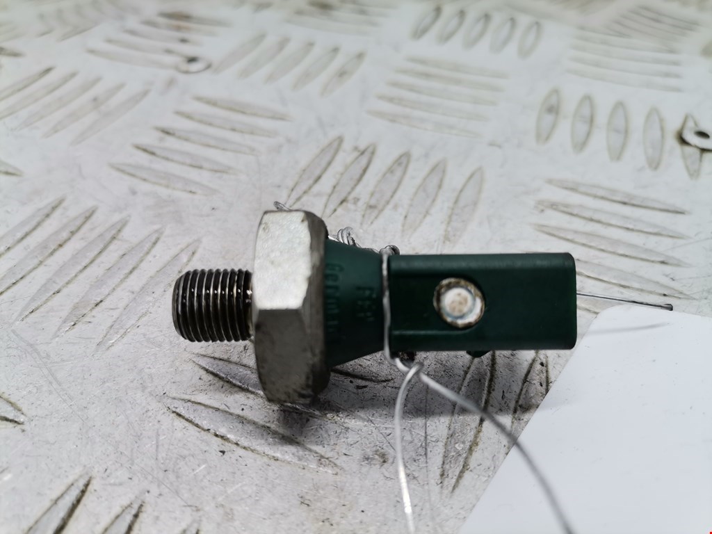 Датчик давления масла VOLKSWAGEN Golf IV 1997-2003