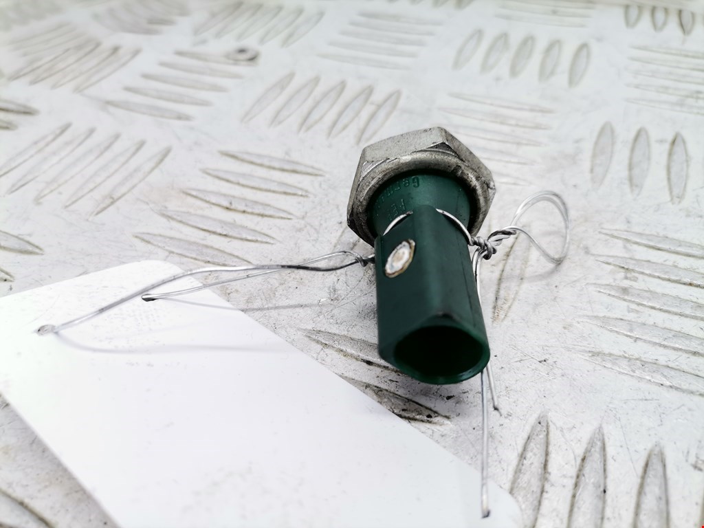 Датчик давления масла VOLKSWAGEN Golf IV 1997-2003