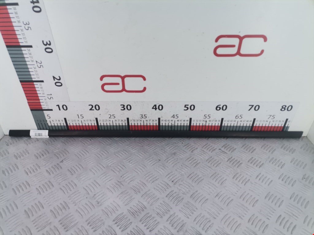 Накладка декоративная (молдинг) стекла двери задней левой Renault Megane 2 (2002-2009)