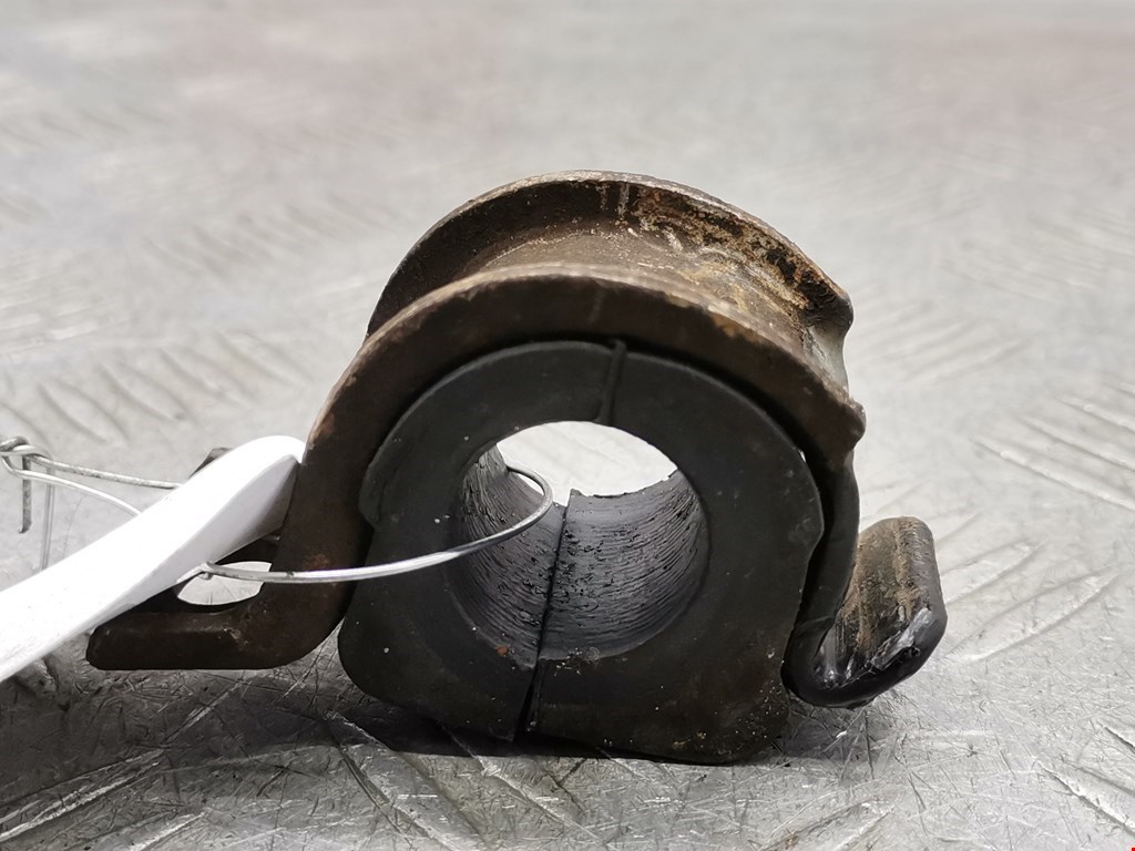 Кронштейн (крепление скоба) стабилизатора переднего Volkswagen Golf 4 (1997-2004)