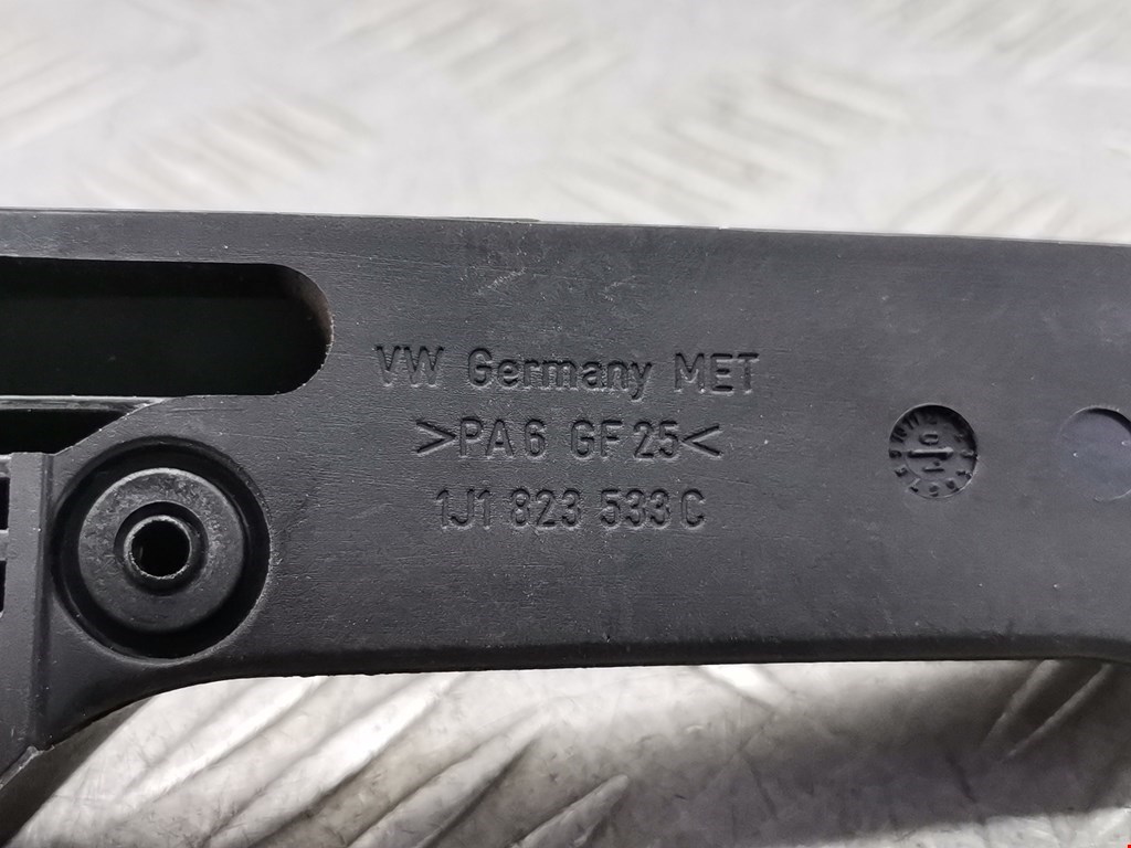 Ручка открывания капота VOLKSWAGEN Golf IV 1997-2003